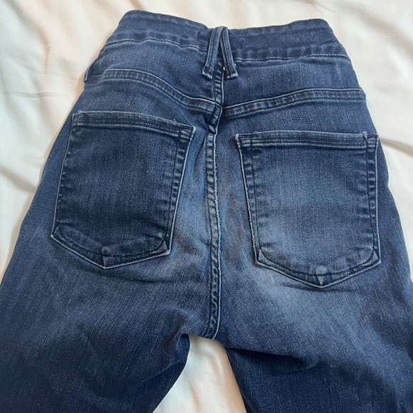 Good American Good Legs Skinny Jeans - Picture 4 of 6